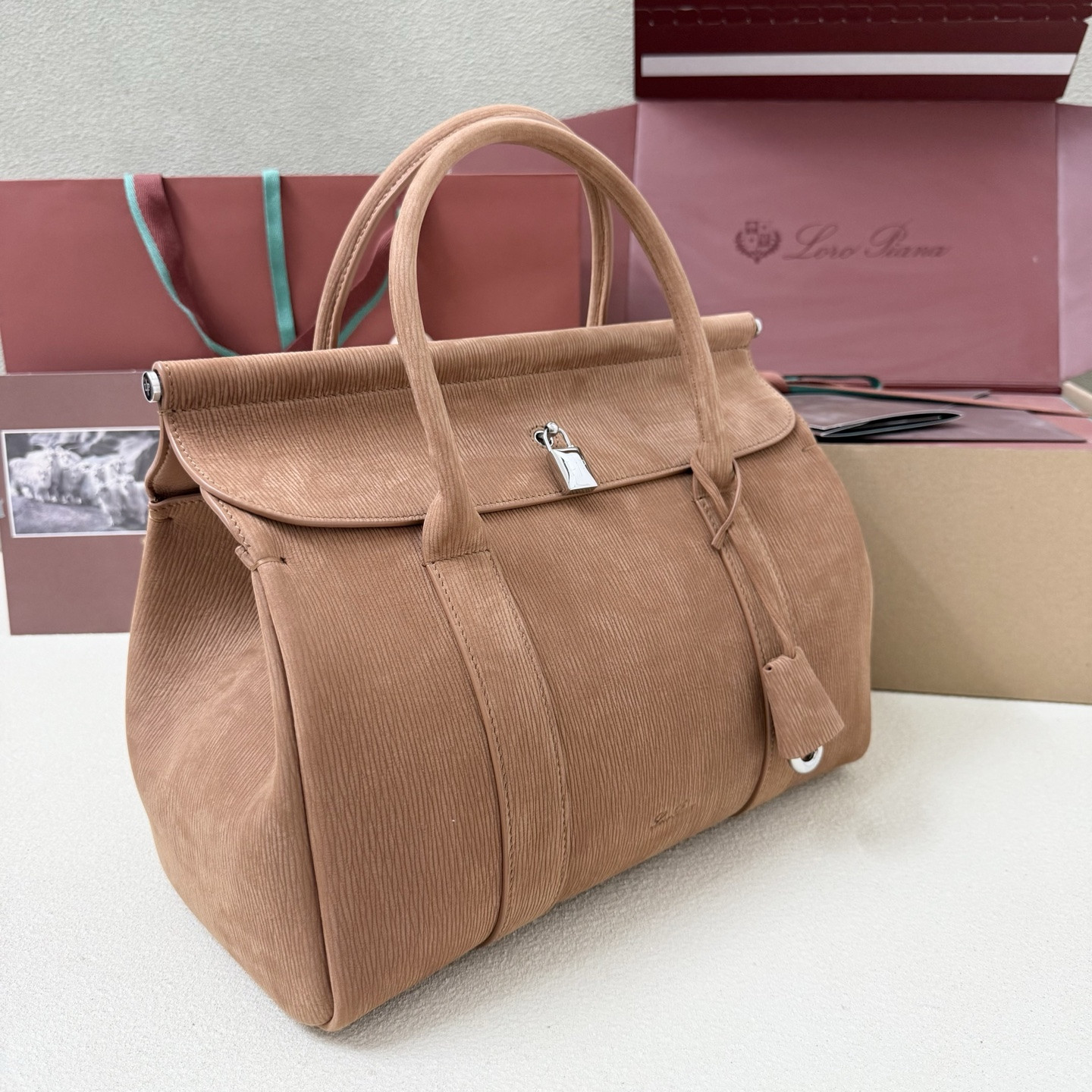 Loro Piana Loom L32 33x23x18cm