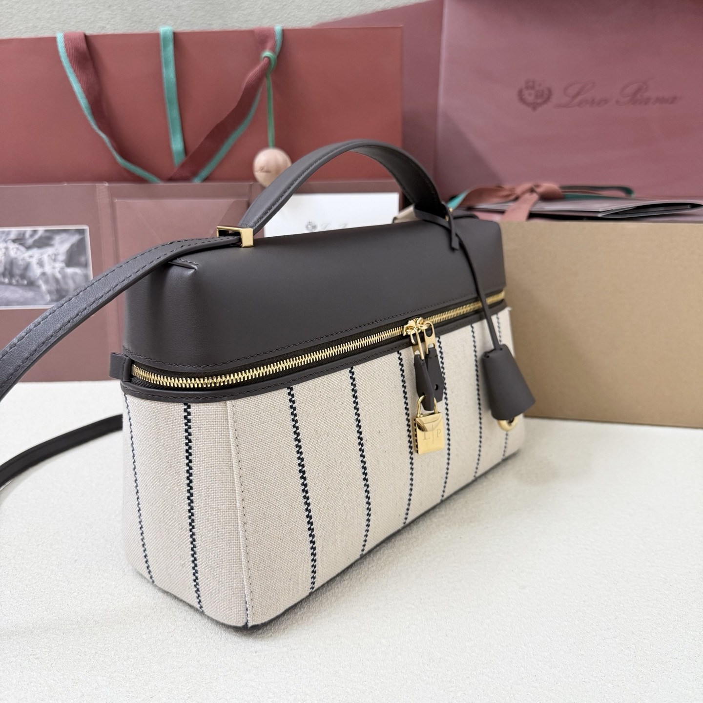 L0r0 P1ana Extra Pocket L27 16x27x10cm