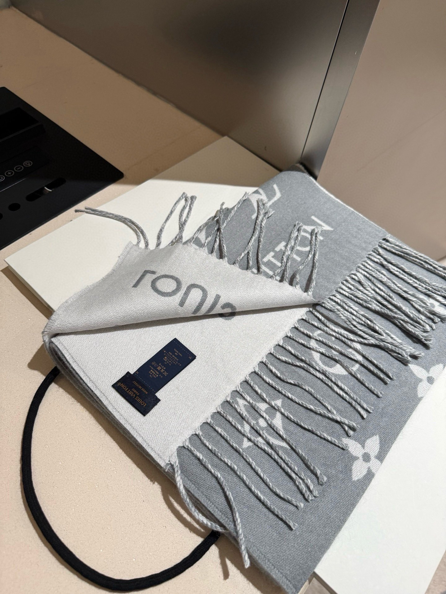 Louis Vuitton Monogram scarf 35x185cm