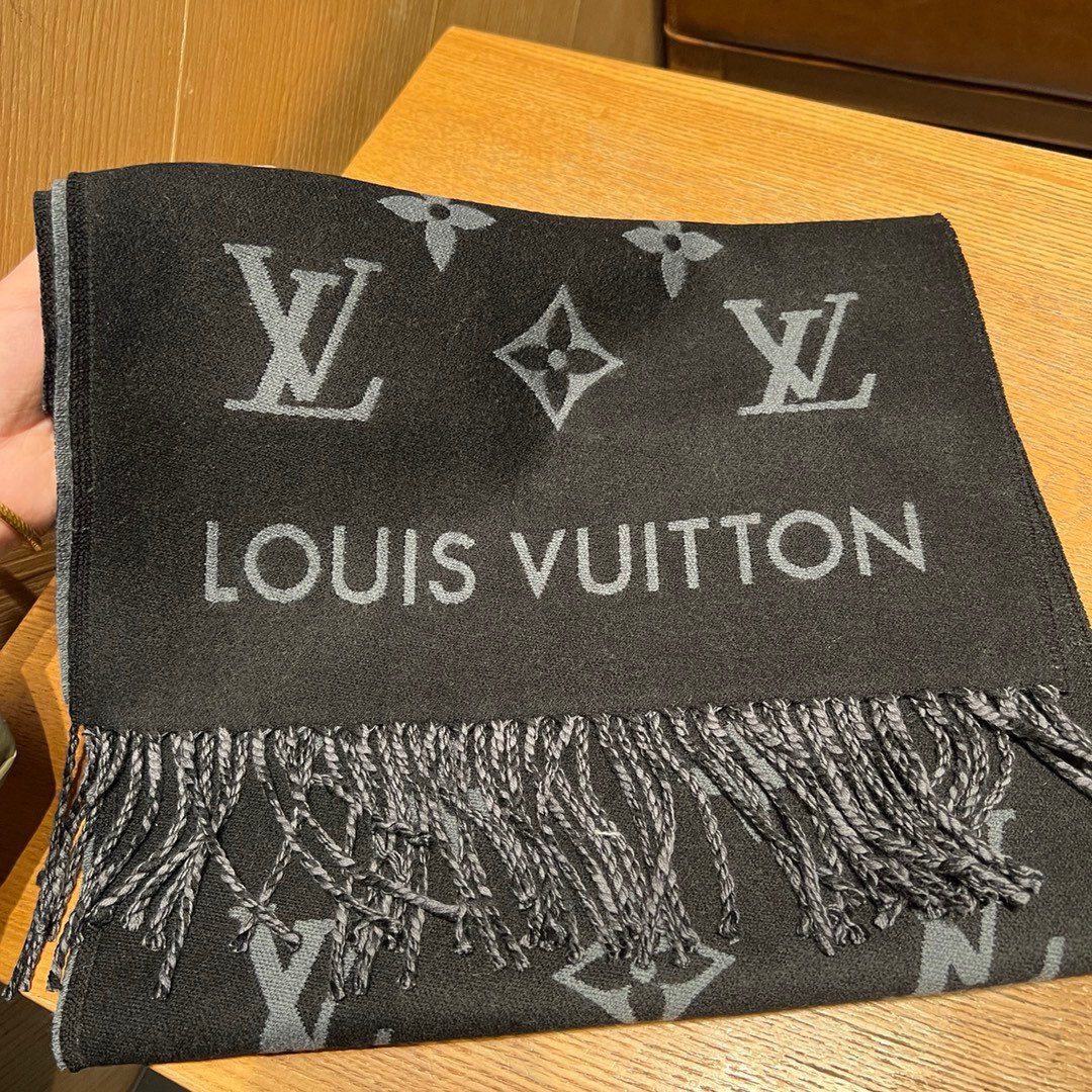 Louis Vuitton Monogram scarf 34x186cm 100% wool tassel trim