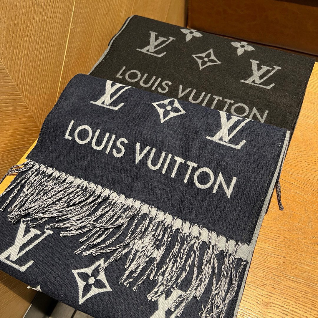 Louis Vuitton Monogram scarf 34x186cm 100% wool tassel trim