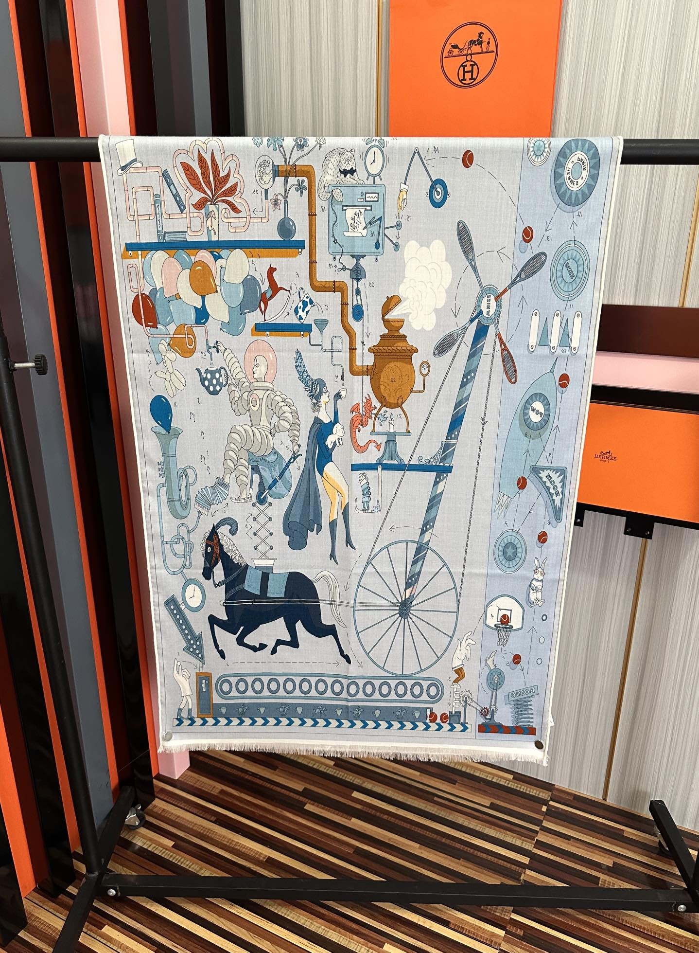 H**me5 scarf 65x185cm