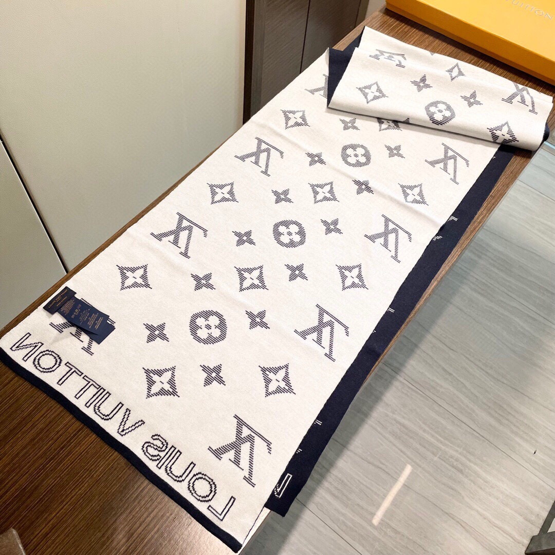 Louis Vuitton scarf 32x180cm