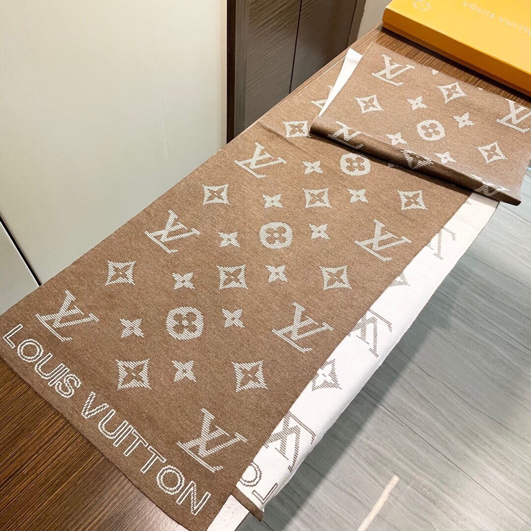 Louis Vuitton scarf 32x180cm