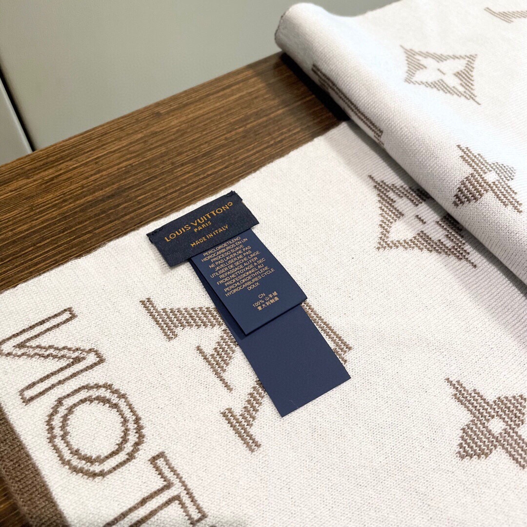 Louis Vuitton scarf 32x180cm