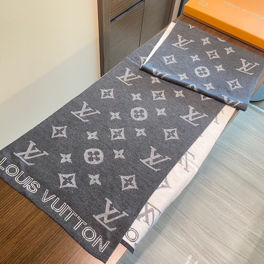Louis Vuitton scarf 32x180cm
