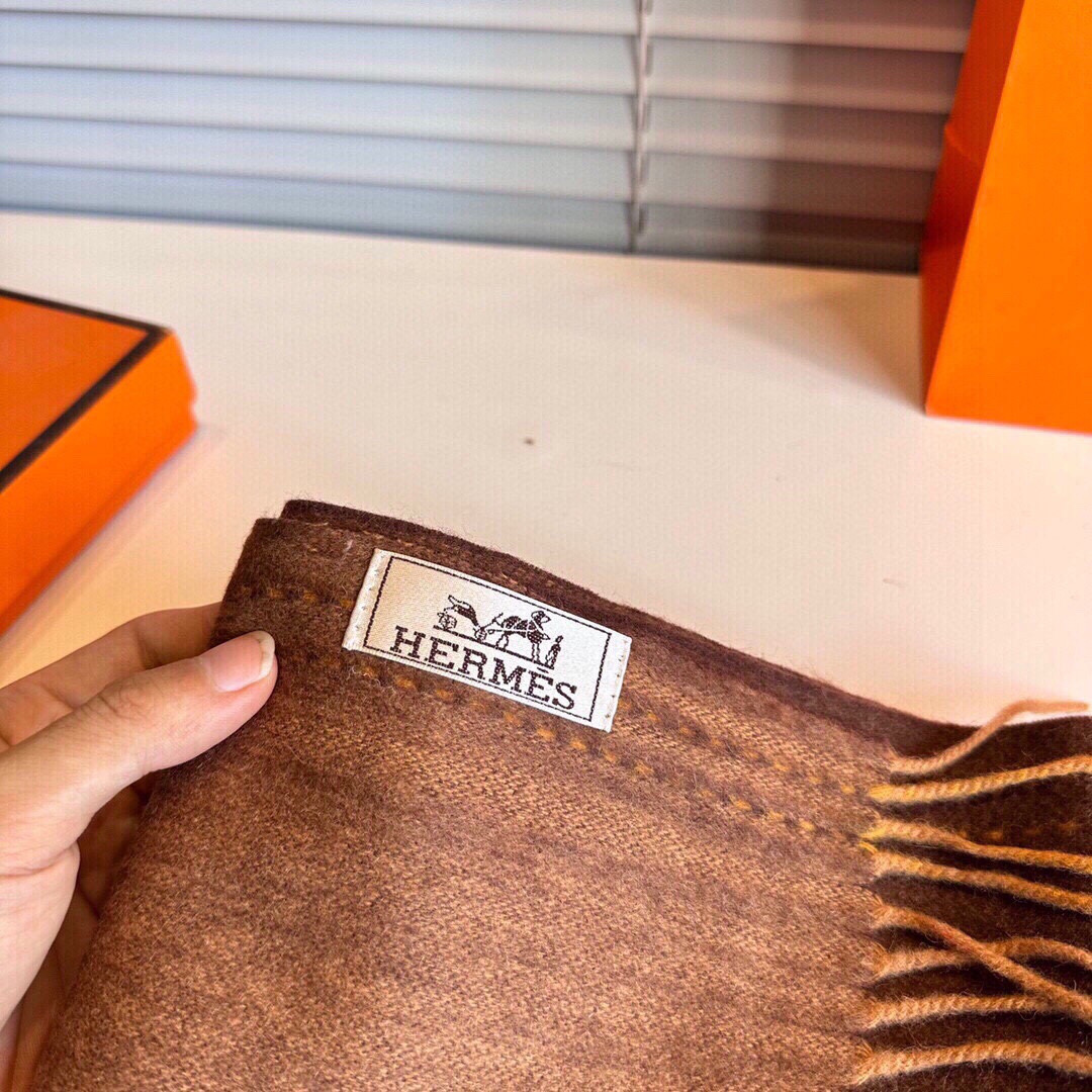 H**me5 Ripple-patterned Cashmere scarf 35x200cm