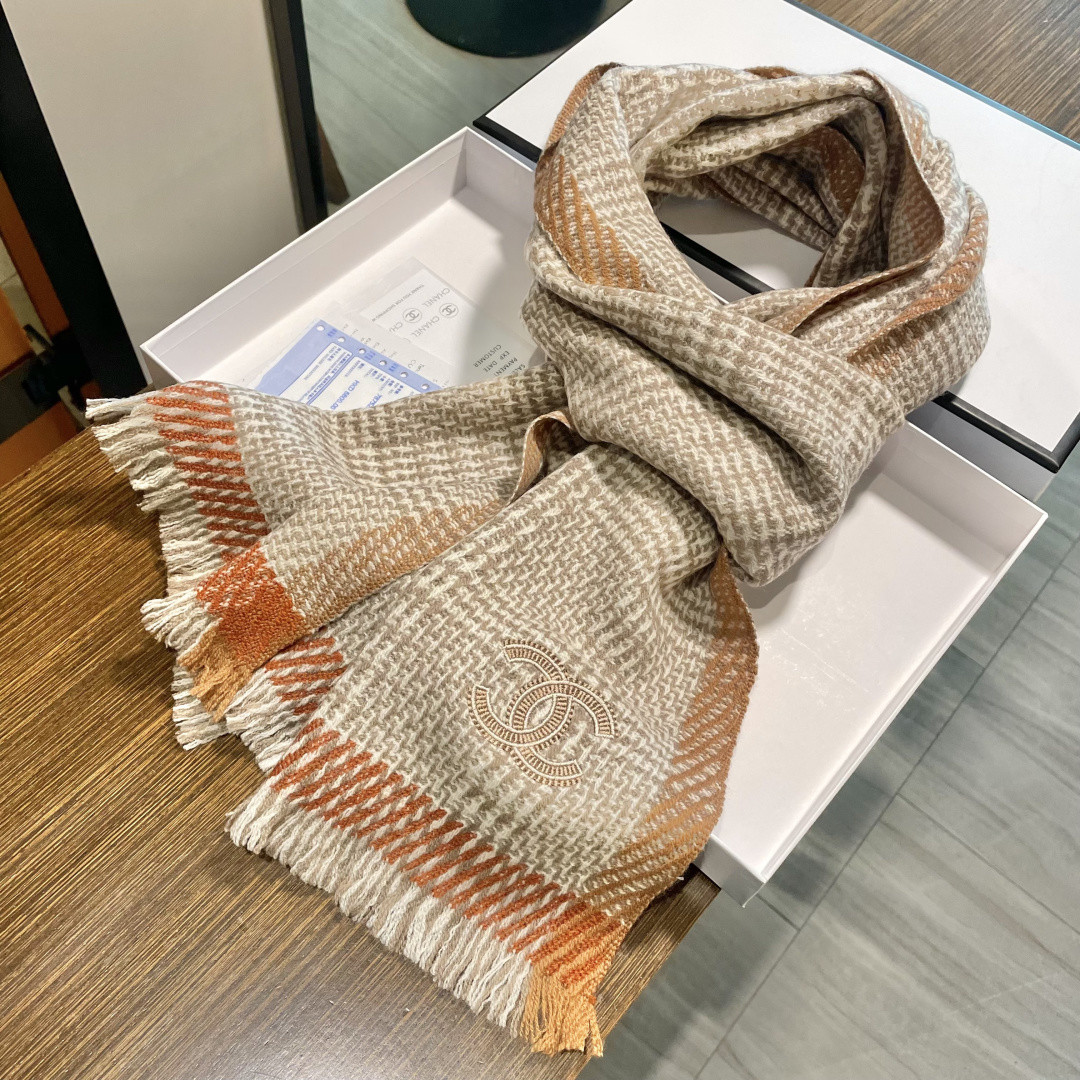 Ch**el scarf 38x200cm 100% wool