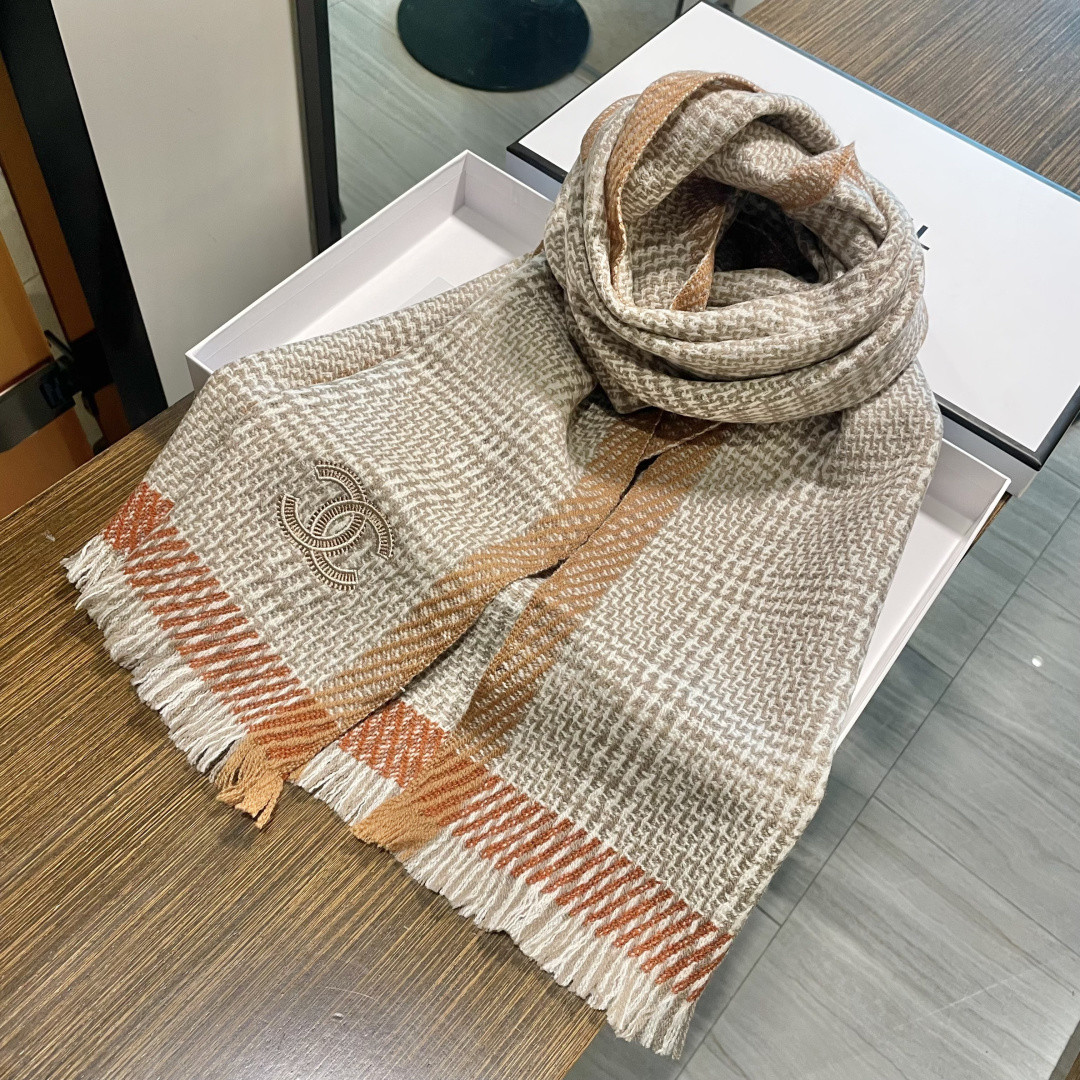 Ch**el scarf 38x200cm 100% wool