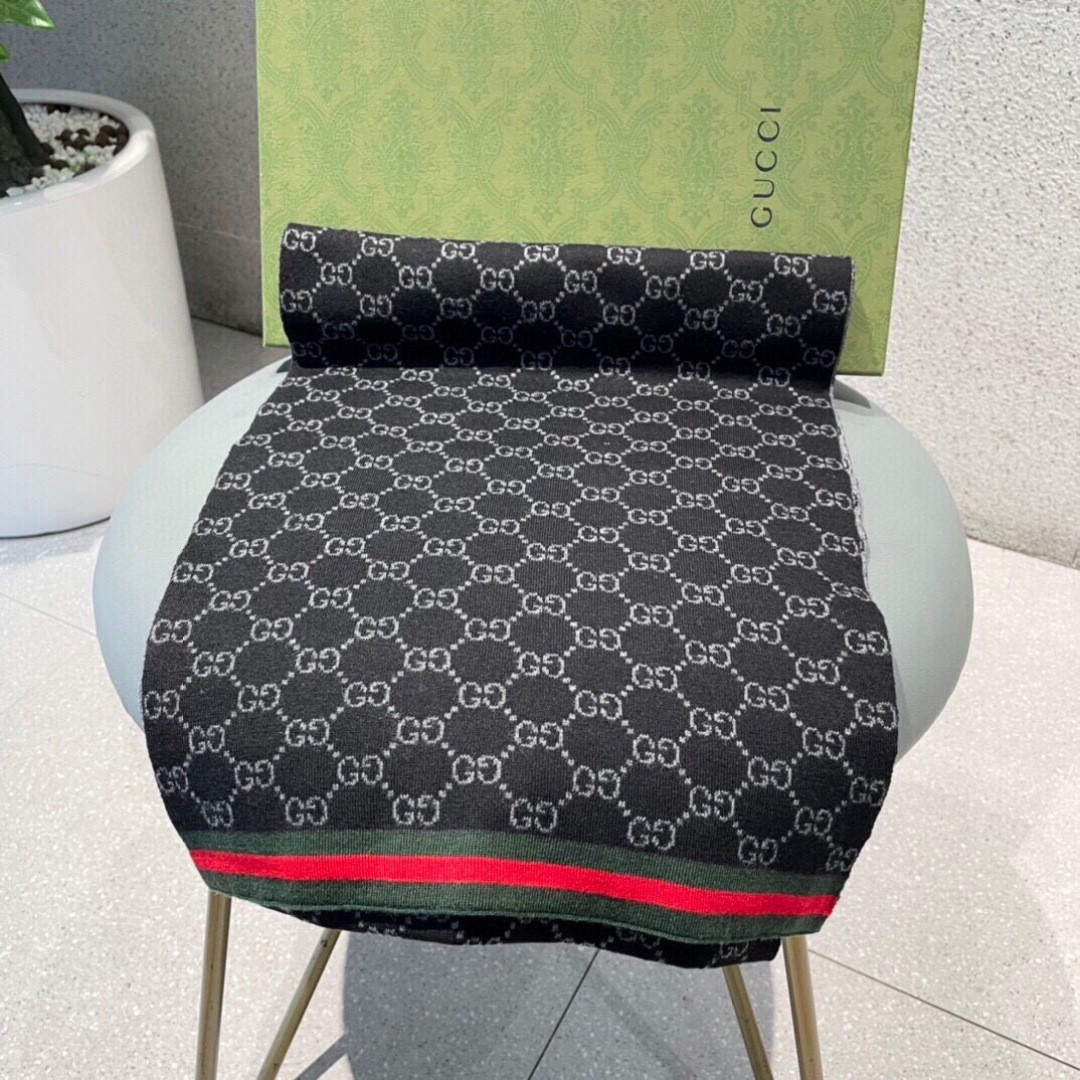 Gucci scarf 32x180cm