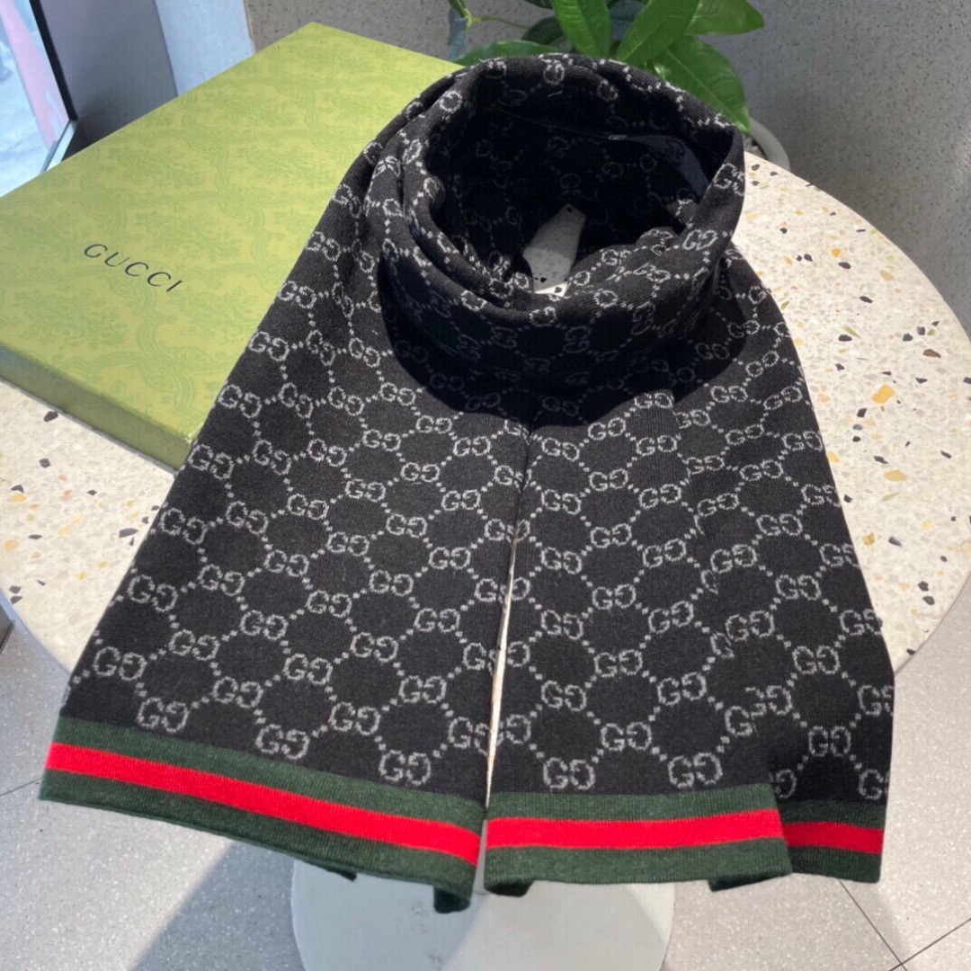 Gucci scarf 32x180cm