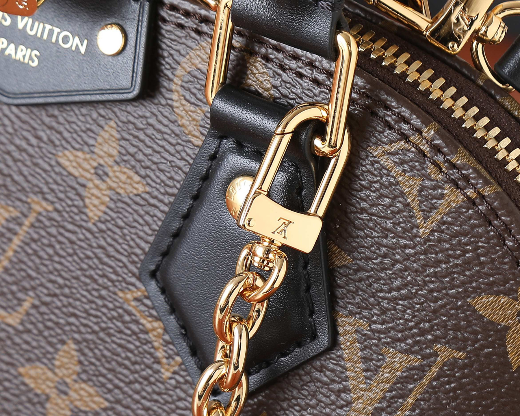 LV ALMA TRUNK BB Handbag M26084 19x11x22cm