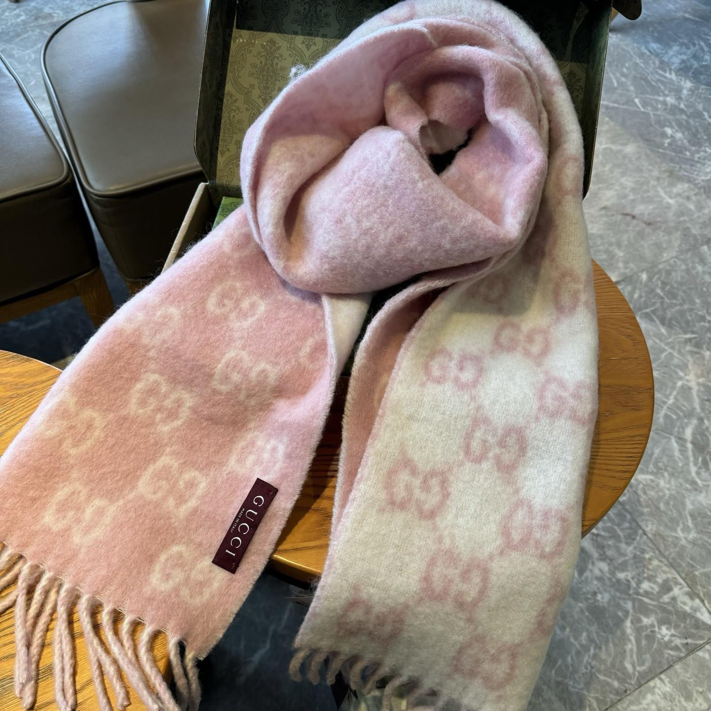 Gucci Gradient-colored scarf 200x37cm