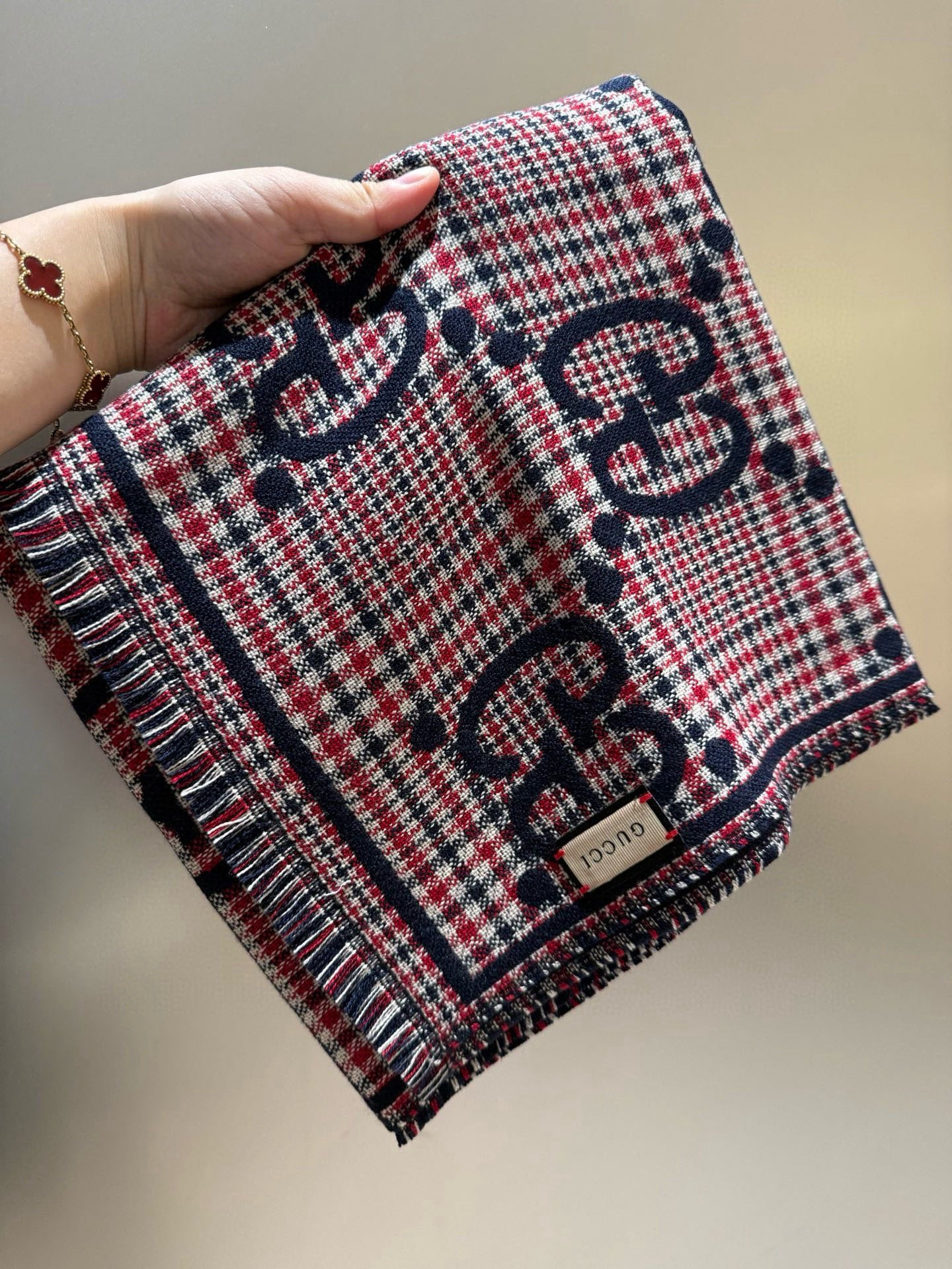 Gucci scarf 47x180cm