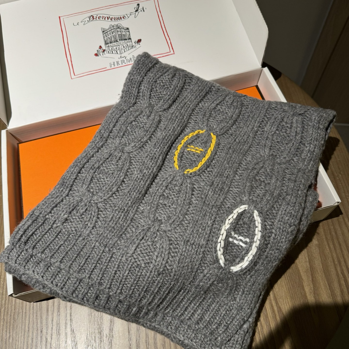 H**me5 scarf 30x200cm