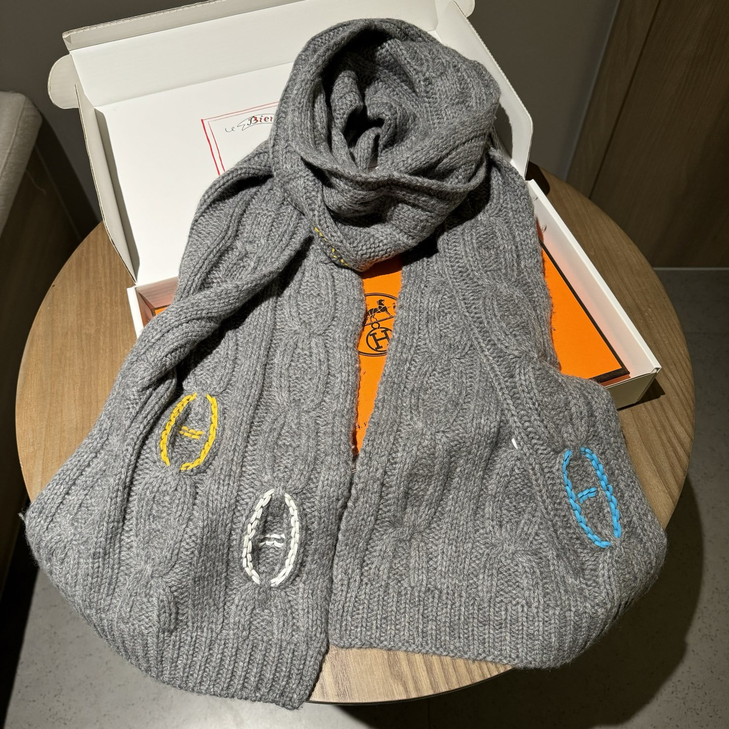 H**me5 scarf 30x200cm