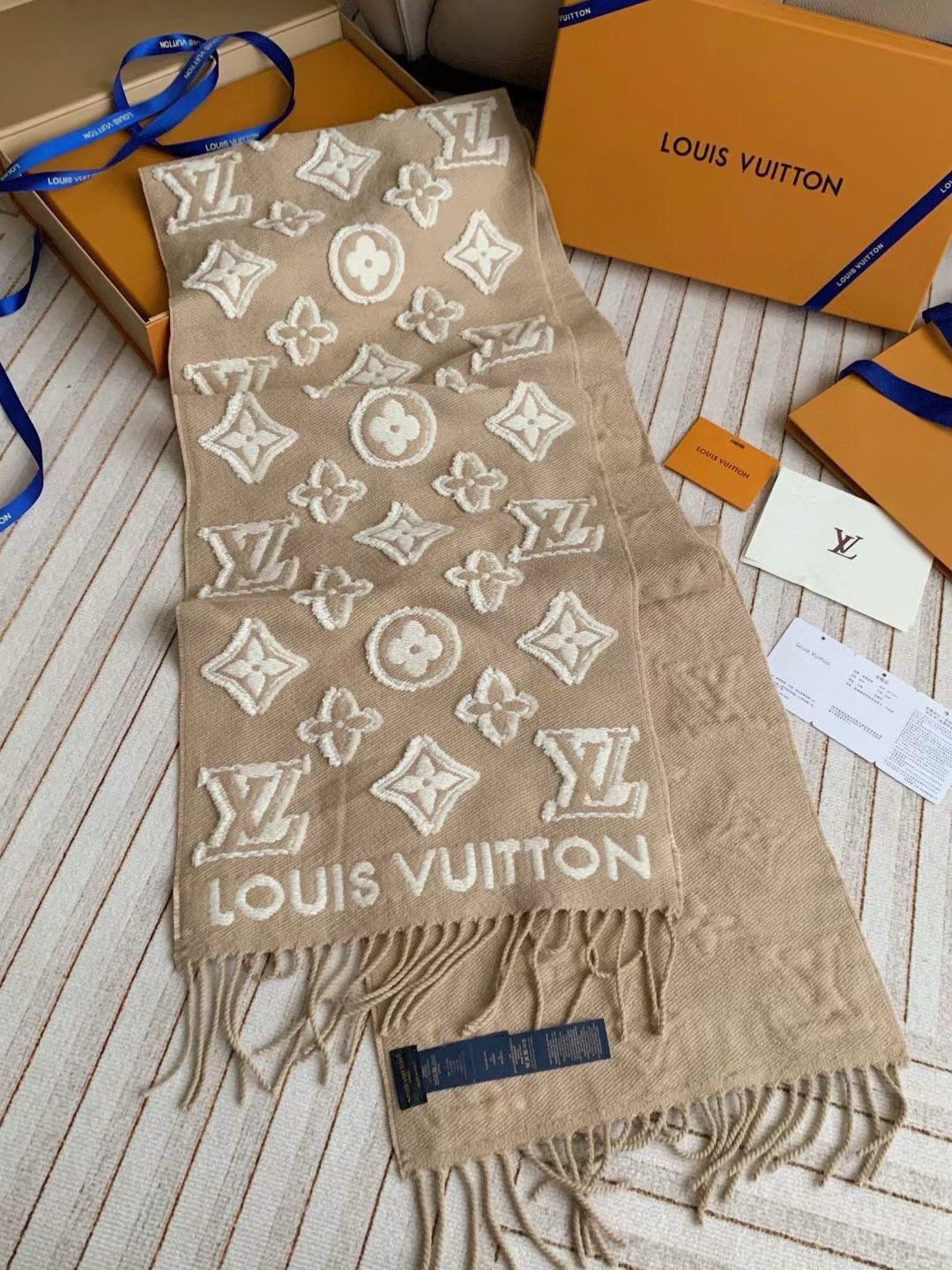 Louis Vuitton scarf 34x220cm