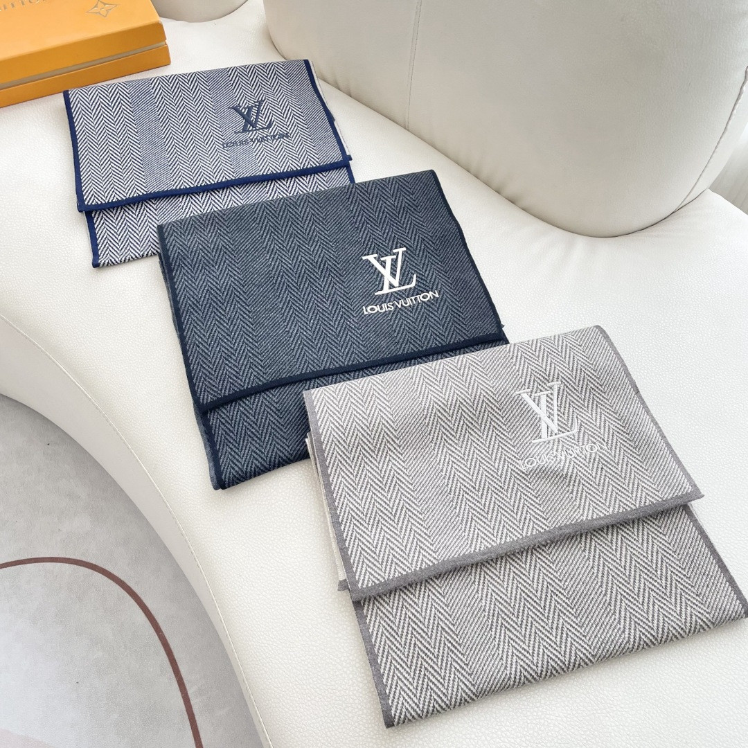 Louis Vuitton scarf 32x180cm 100% knitted cashmere