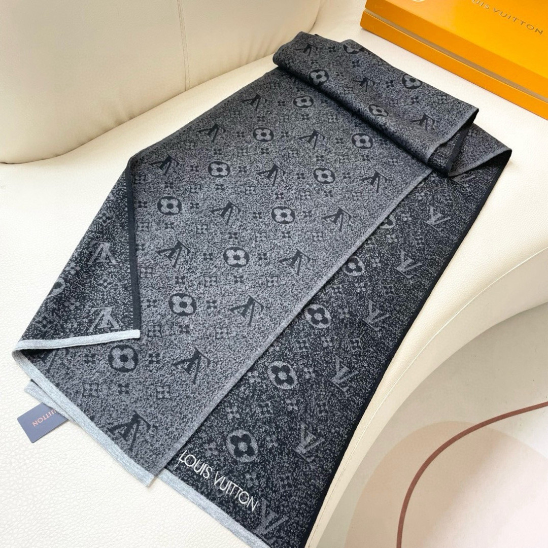 Louis Vuitton scarf 32x180cm 100% knitted cashmere