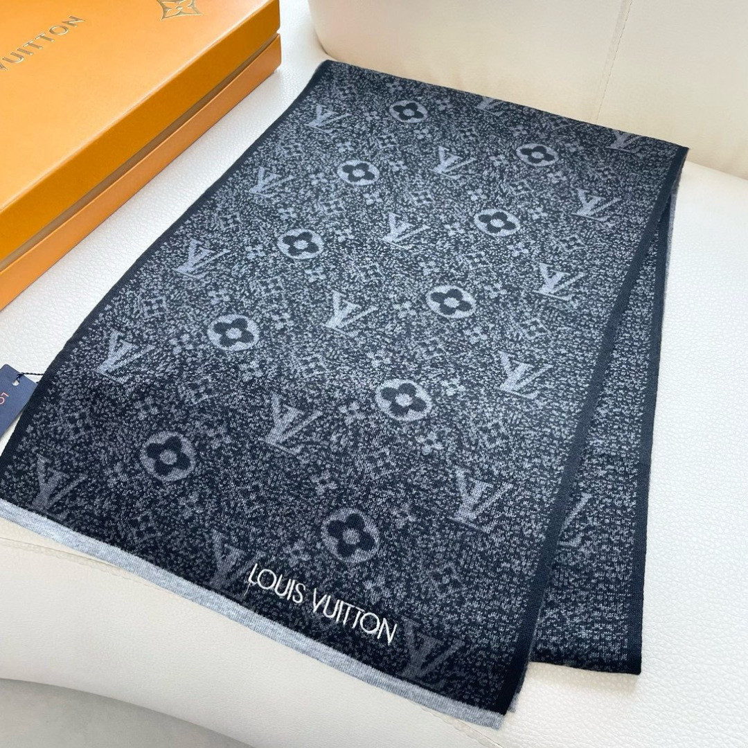 Louis Vuitton scarf 32x180cm 100% knitted cashmere