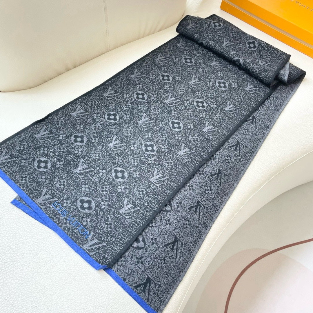 Louis Vuitton scarf 32x180cm 100% knitted cashmere