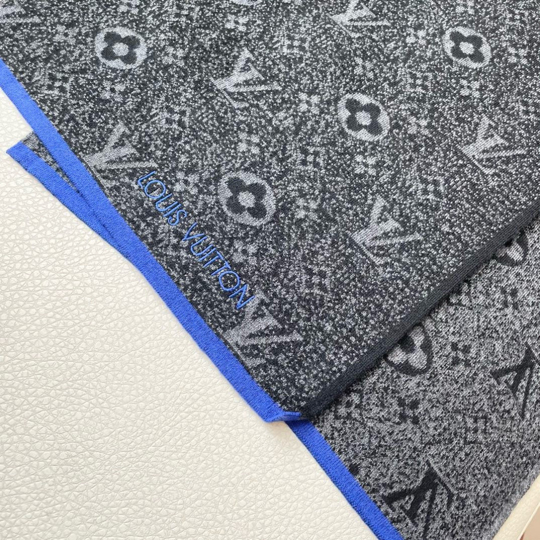 Louis Vuitton scarf 32x180cm 100% knitted cashmere