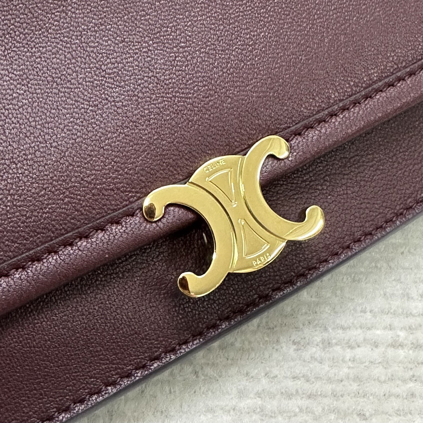 Ce1i*e SOFT TRIOMPHE BESACE IN S*pPLE SHINY LAMBSKIN 34x25x13cm