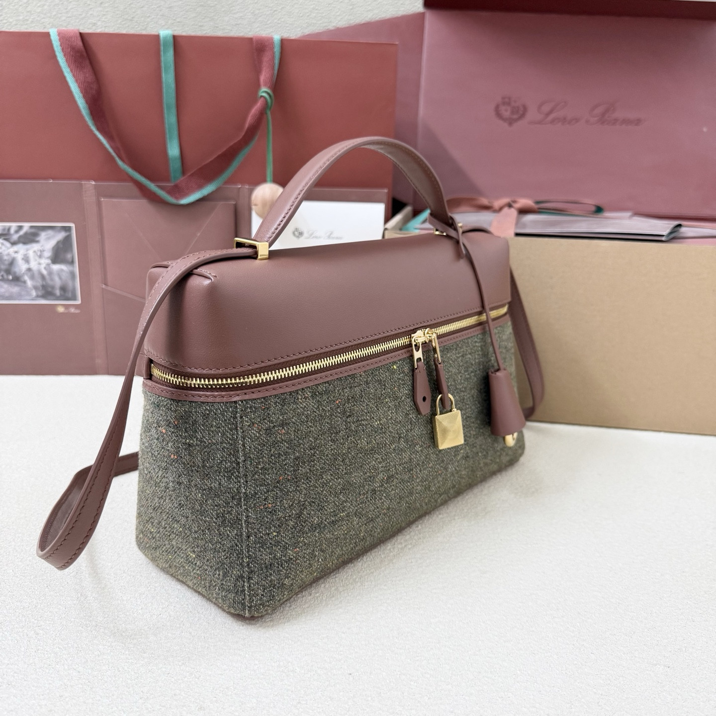 L0r0 P1ana Extra Pocket L27 16x27x10cm