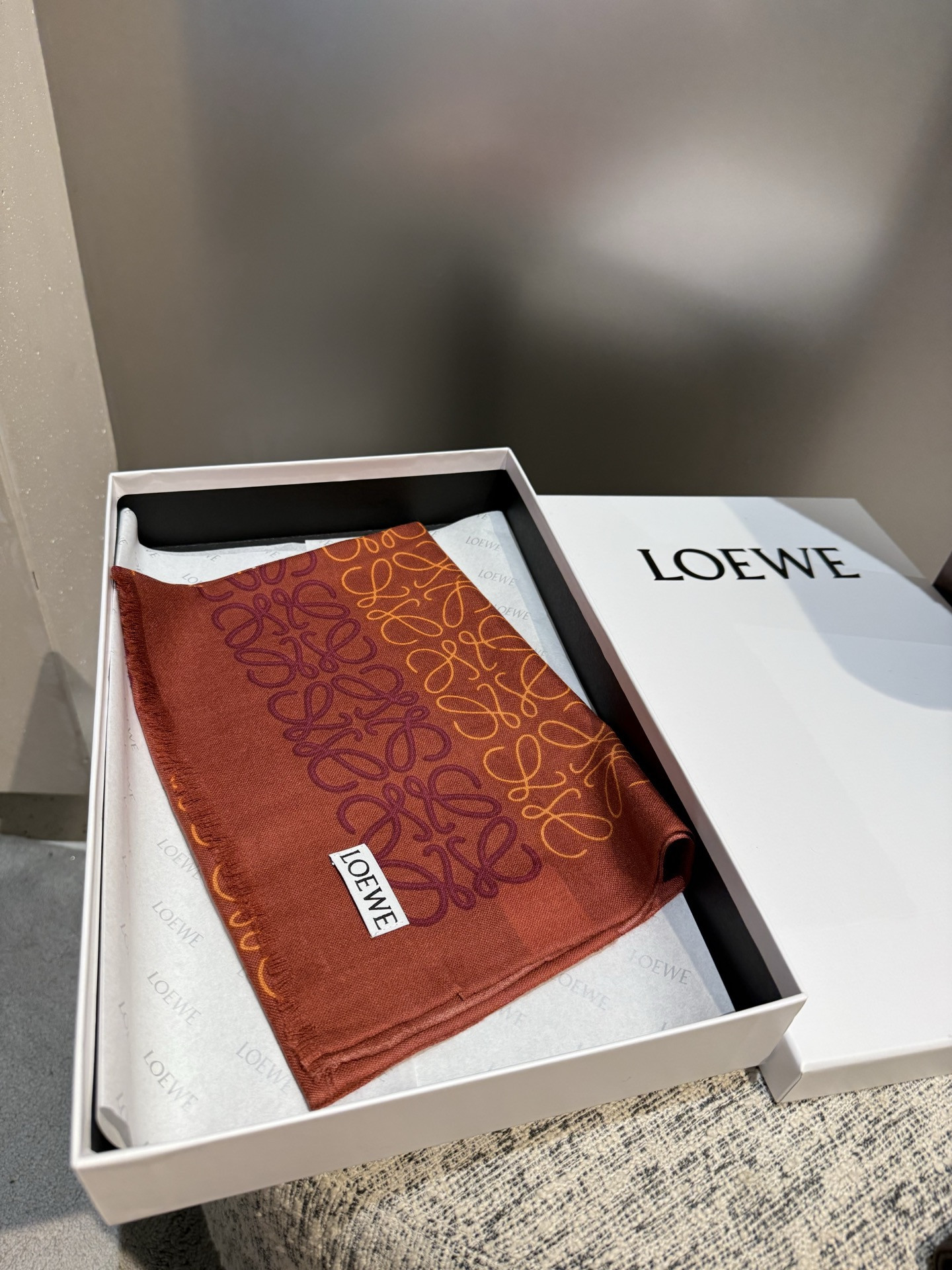 L0ew* scarf 45x180cm