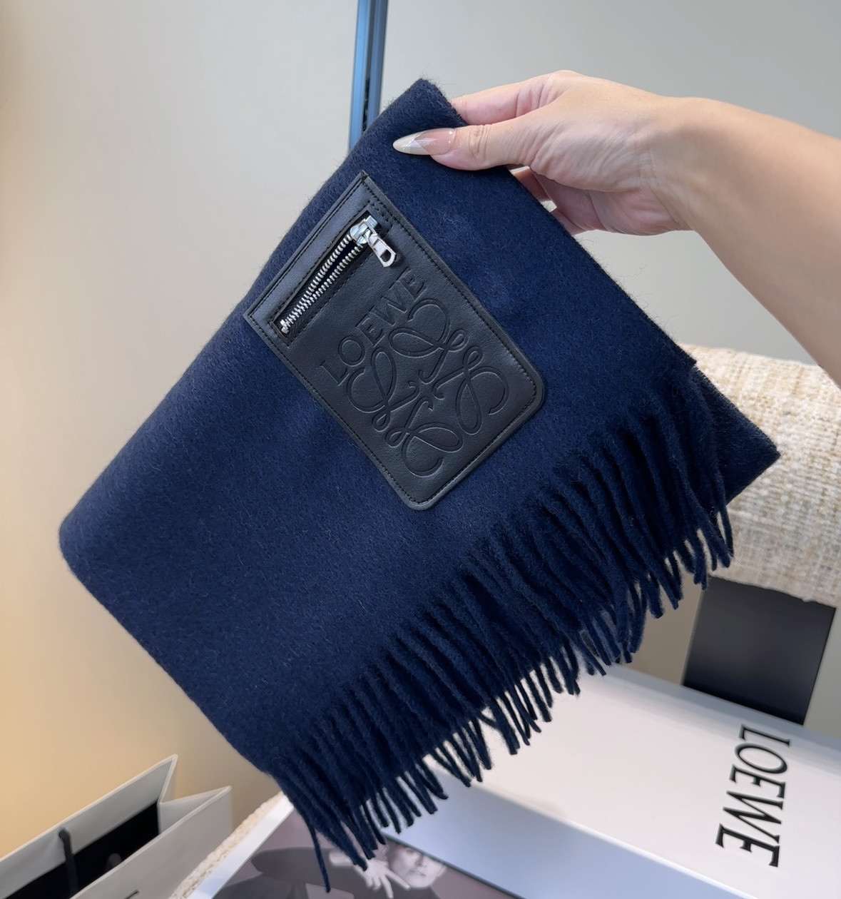 L0ew* scarf 30x180cm