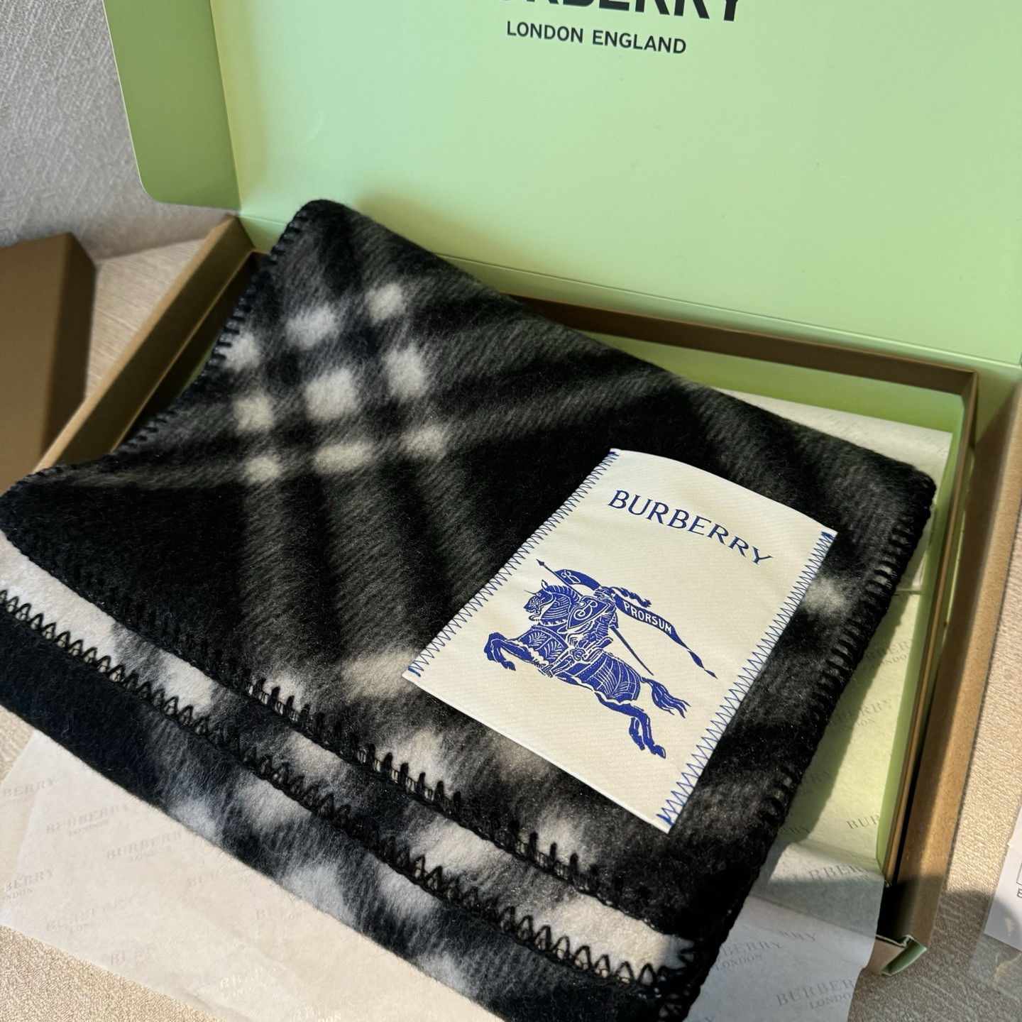 Bv*b*rry scarf 30x182cm 100% wool