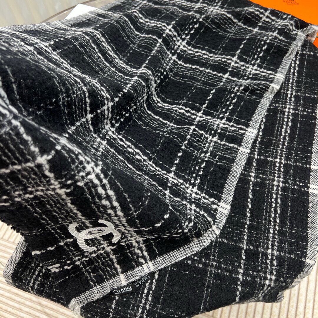 Ch**el scarf 70x190cm