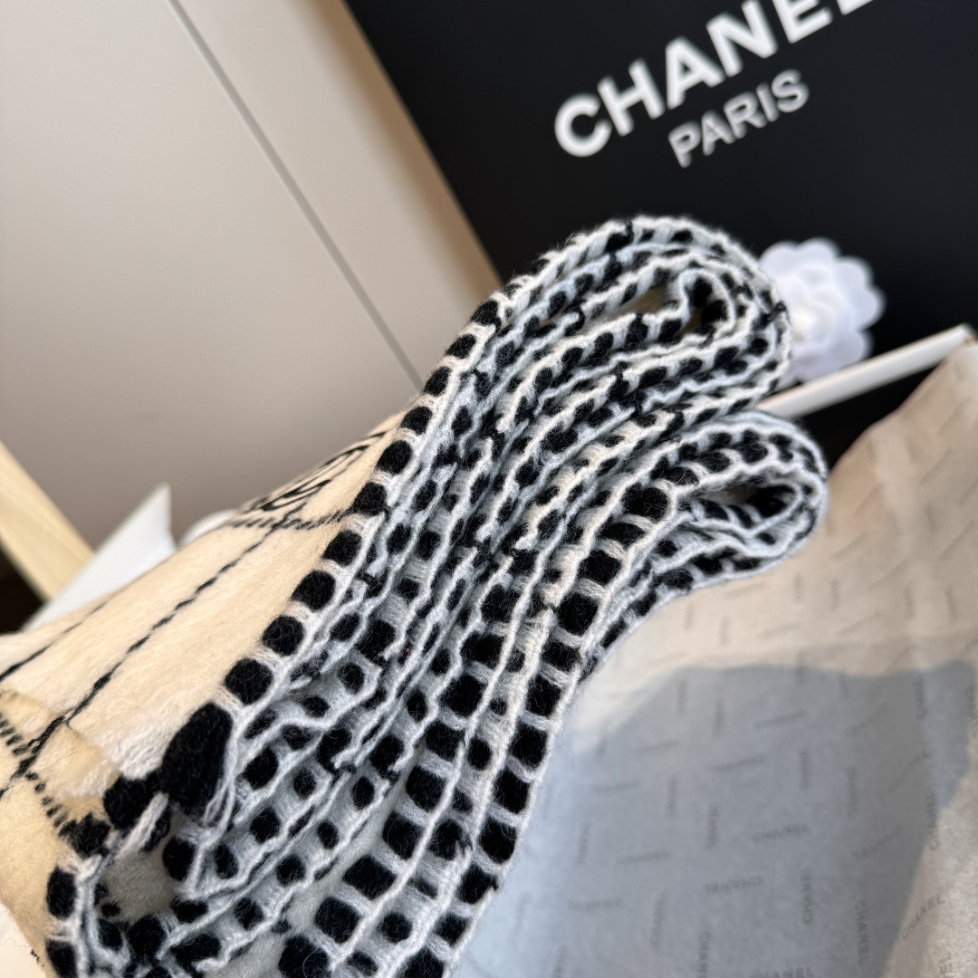 Ch**el scarf 38x185cm 100% cashmere