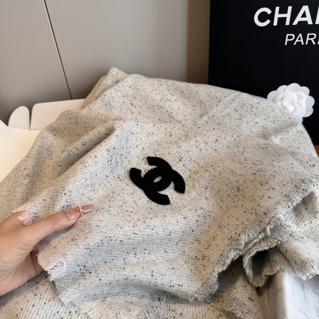 Ch**el scarf 70x180cm 100% cashmere