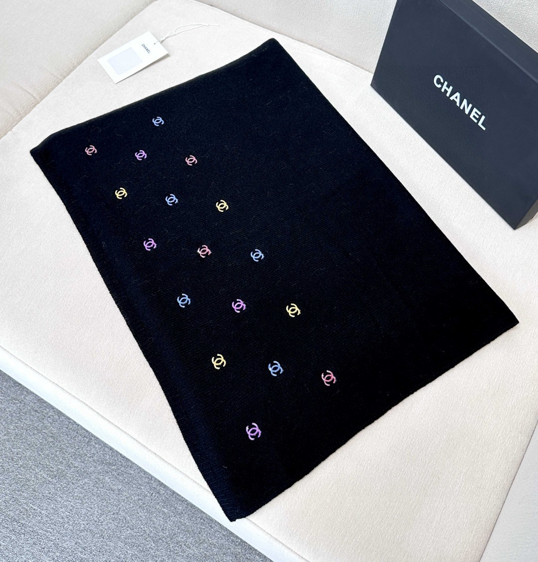 Ch**el scarf 65x180cm 60% cashmere 40% mulberry silk