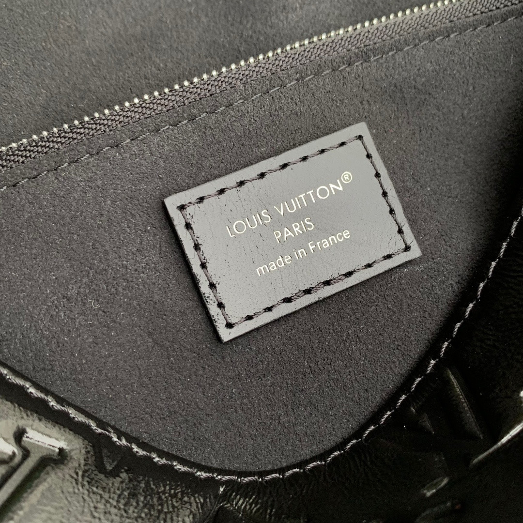 LV TRUNKIE Handbags M28137 16x8x27cm