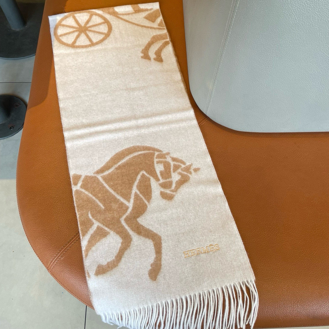 H**me5 scarf 30x180cm