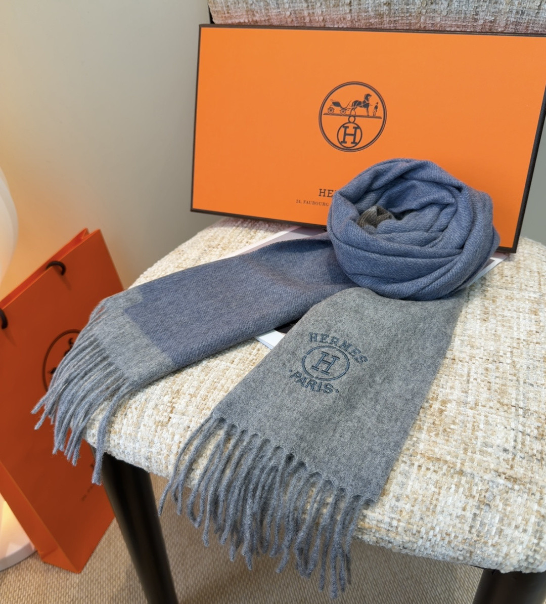 H**me5 scarf 35x190cm