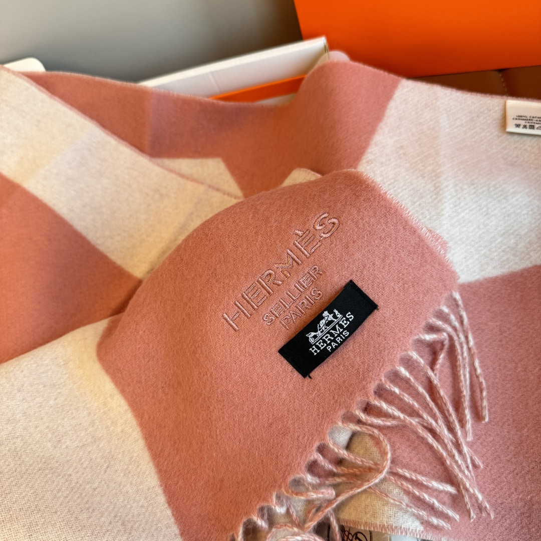 H**me5 scarf 30x180cm