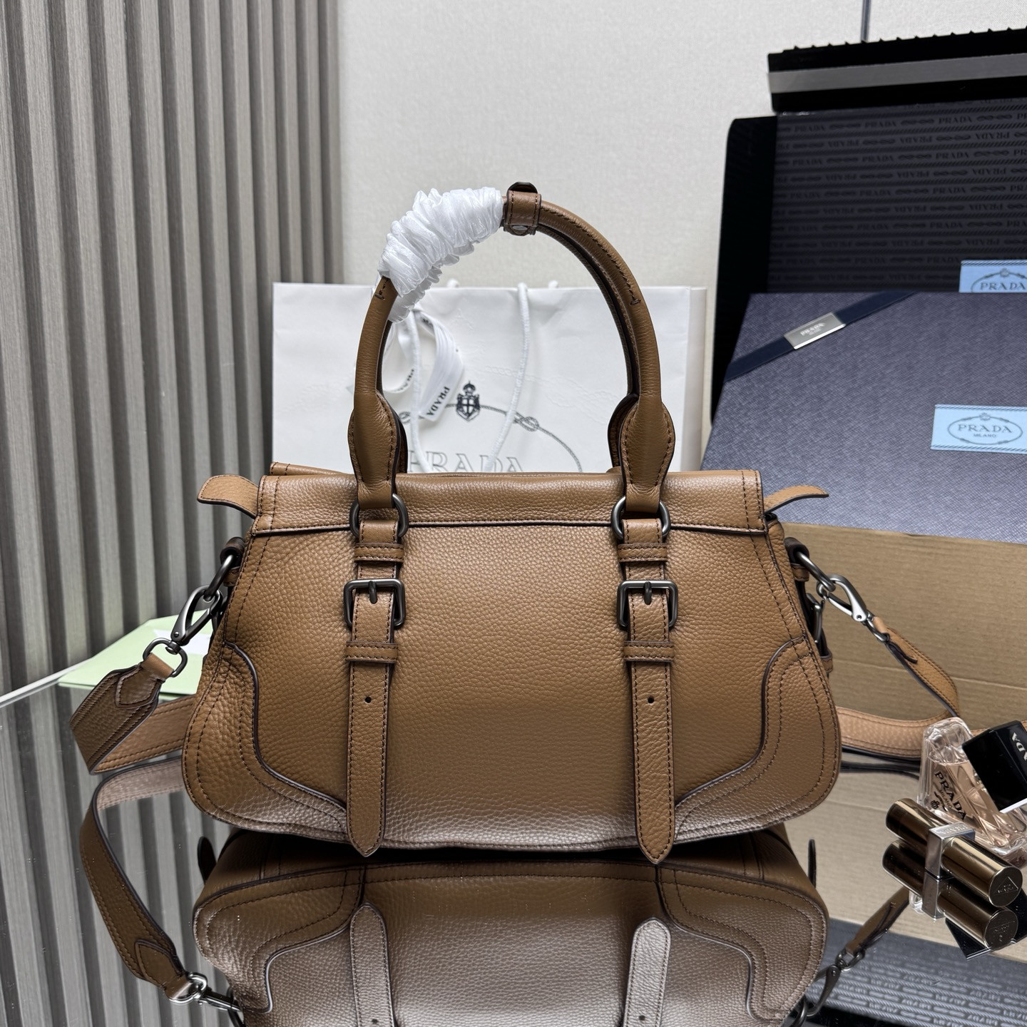 Pra*a Large Leather Tote Bag 22x35x11cm