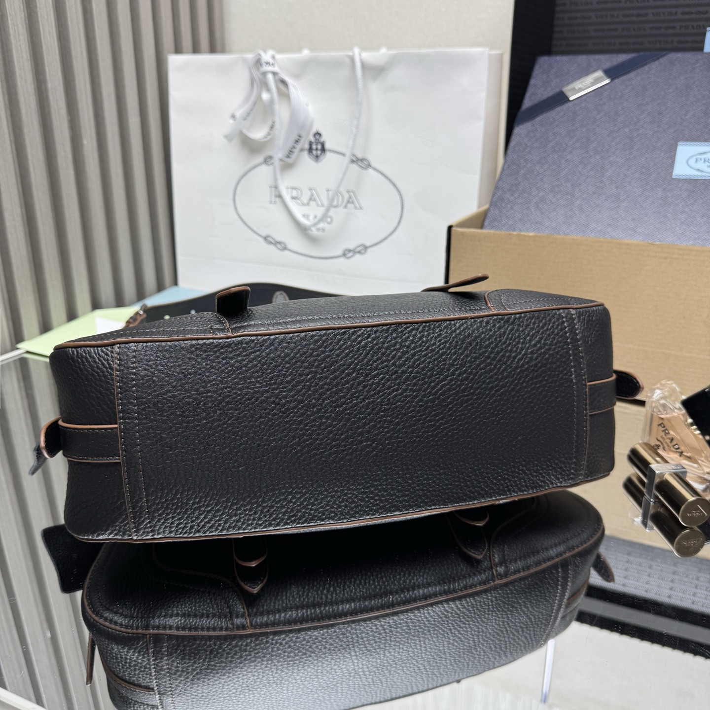 Pra*a Large Leather Tote Bag 22x35x11cm