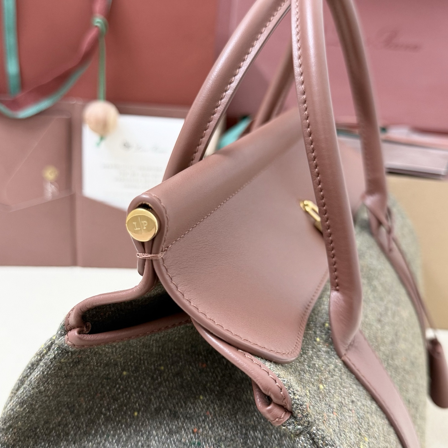 Loro Piana Loom L32 33x23x18cm