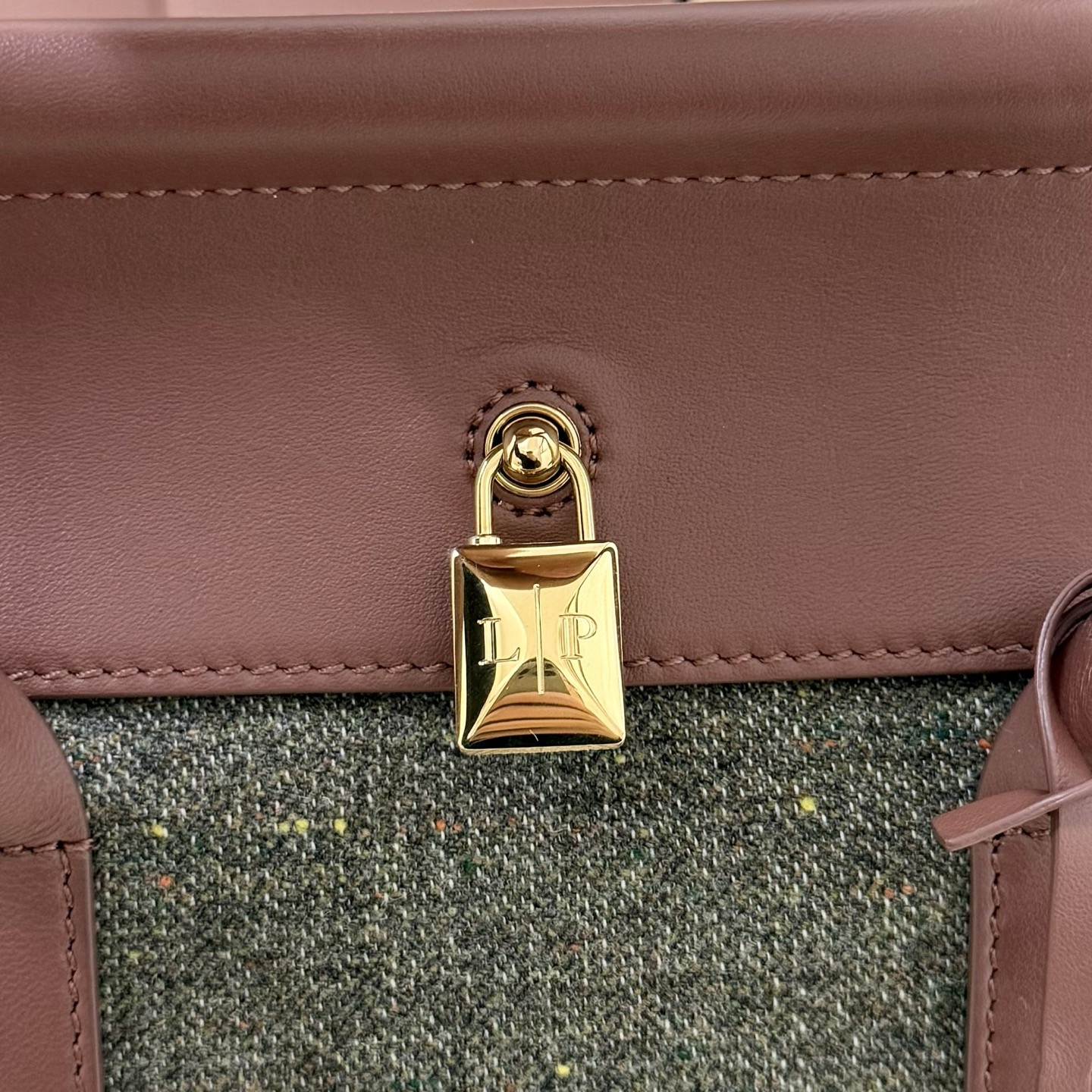 L0r0 P1ana Loom L25 25x18x12.5cm