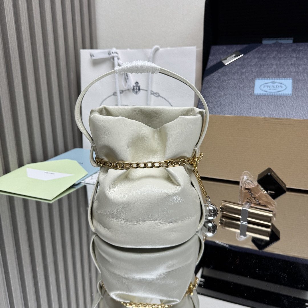 Pra*a Petit Sac Noir Mini Nappa Leather Bucket Bag 19x15x6cm