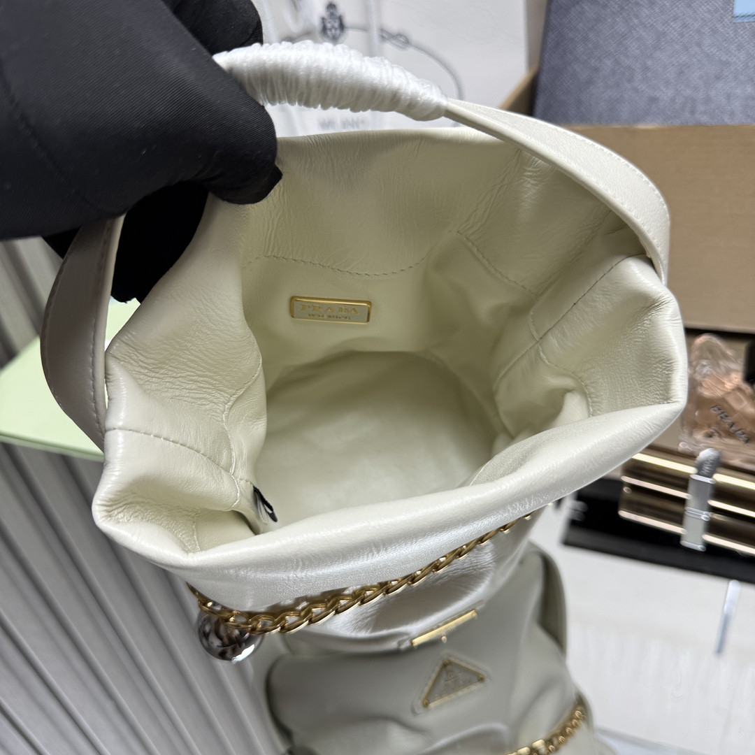 Pra*a Petit Sac Noir Mini Nappa Leather Bucket Bag 19x15x6cm