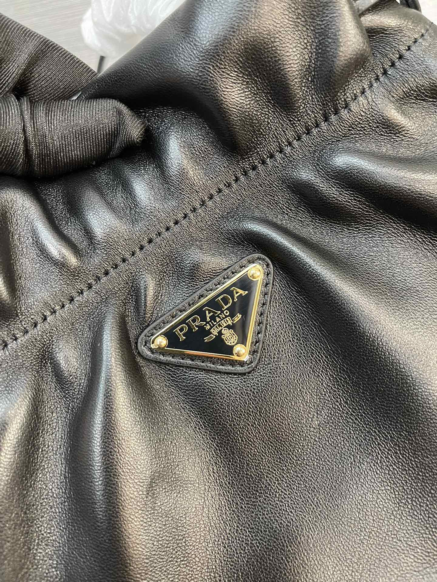 Pra*a Nappa Leather Shoulder Bag 24x25x11cm