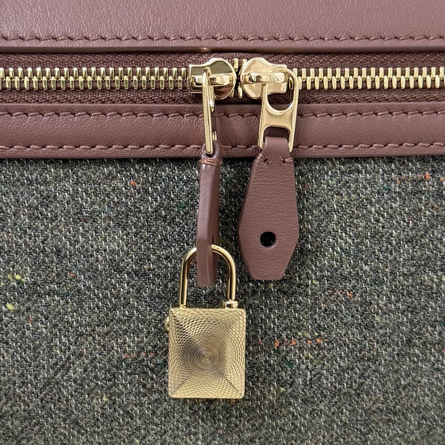 L0r0 P1ana Extra Clutch L29 29x14x3cm