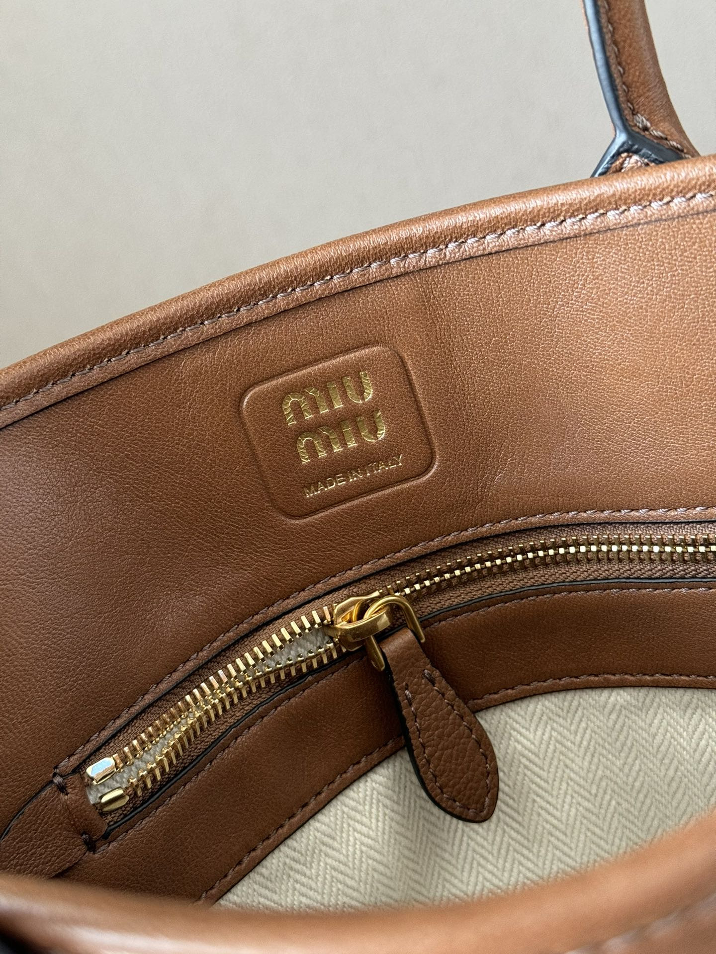 Miu Miu Aventure Nappa Leather Handbag 22x30x10cm