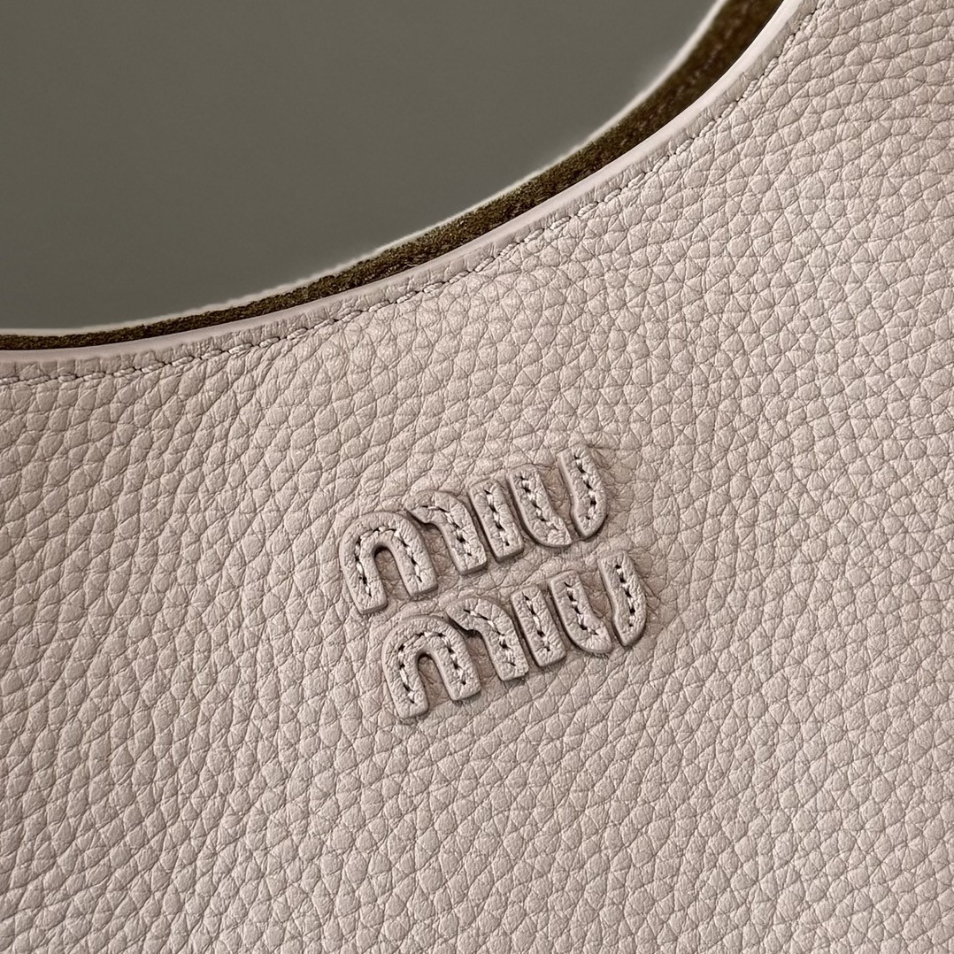 Miu Miu Leather Bucket Bag 18x16x7cm