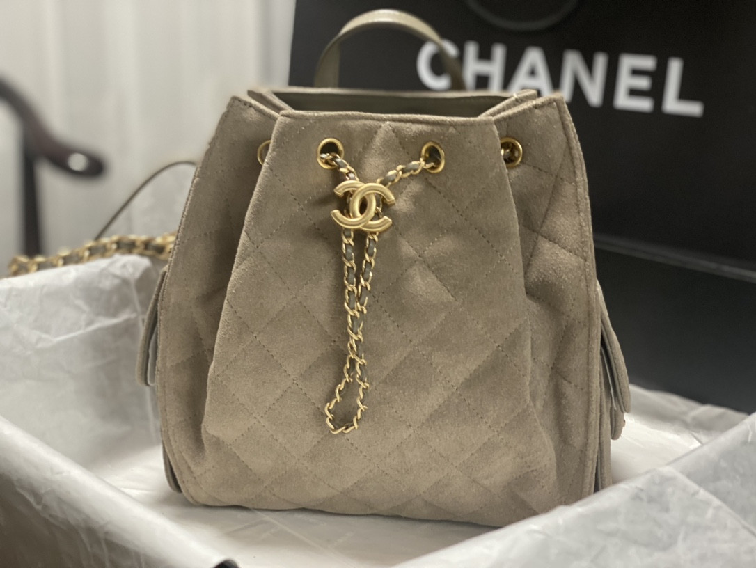 Chanel 25 Medium Backpack AS5600 23x23x14cm